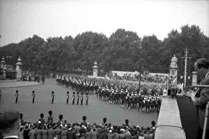 Trooping: Trooping the Colour - Queen Victoria Memorial