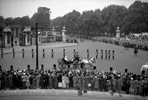 Trooping: Trooping the Colour - Queen Victoria Memorial