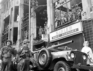 Stre: US troops at border crossing point Friedrichstrasse are stre