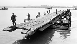 Mcghee: US troops demonstrate construction of floating bridge