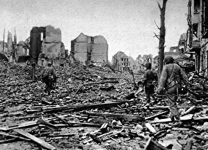 Littered: Troops of the US First Army in Cologne; Second World War, 19