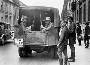 Governmental: Trucks of the Reich Defense Forces in front of the foreign o