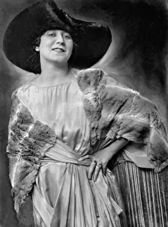 Chinchilla: Trude Hesterberg, 1921
