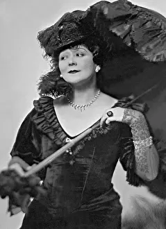 Lehar: Trude Hesterberg in The merry widow, 1930