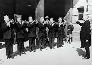 21th: Trumpeters announce the beginning