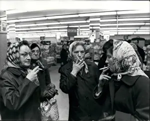 Lettuce: Trying cigarettes made from lettuce, London