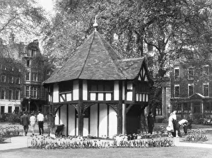Summerhouse: TUDOR SUMMERHOUSE