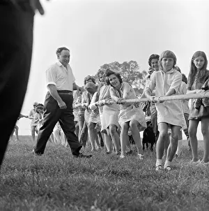 Midground: Tug Of War