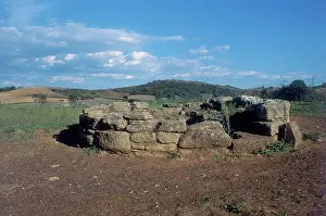 Tumulus: Tumulus tomb at the Etruscan