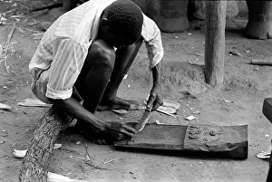 Zithers: Tuning a bangwe zither, Bangwe