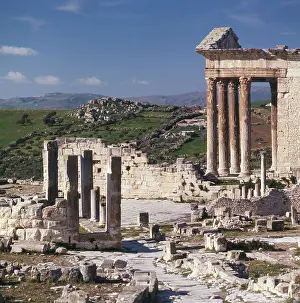 Contenders: TUNISIA/DOUGGA