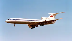 Cyrillic: Tupolev Tu-154B-2 SSSR-85363