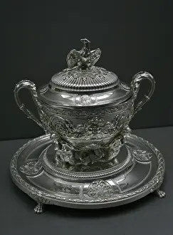 Goldsmithing: Tureen and stand by Jacques-Charles Mongenot