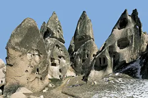 Troglodyte: TURKEY. CENTRAL ANATOLIA. NEVSEHIR. Uchisar
