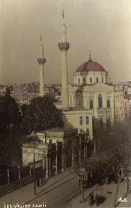 Sultana: Turkey, Istanbul, Pertevniyal Valide Sultan Mosque