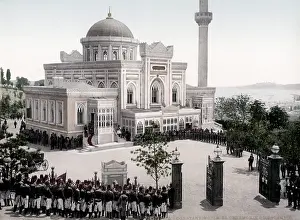 Prayers: Turkey Istanbul - Sultan on his way to Friday prayers