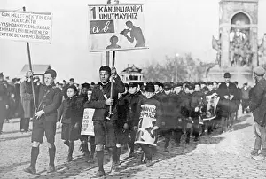 Messages: Turkish schoolchildren demonstrate for the language reform