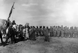 Sinai: Turkish troops advance towards the Suez Canal, 1915