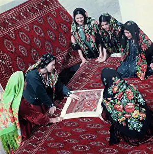 Weavers: Turkmen carpets, 1969