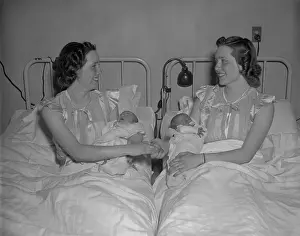 Coincidence: Twin sisters gave birth to daughters two days