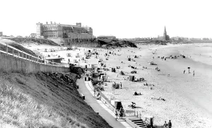 Tynemouth: Tynemouth, Long Sands 1962