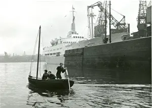Braemar: Tynemouth Sea Scouts alongside MV Braemar