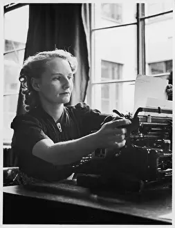 Typists: TYPIST 1940S