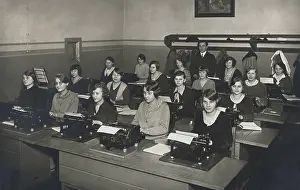 Typists: Typists in the 1920s