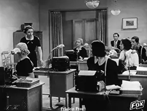 Converses: Typists in the office, 1934