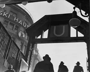 Bahn: U-Bahn station at the Potsdam Square, 1928