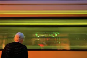 Hackescher: U-Bahn train, Hackescher Markt, Berlin, Germany