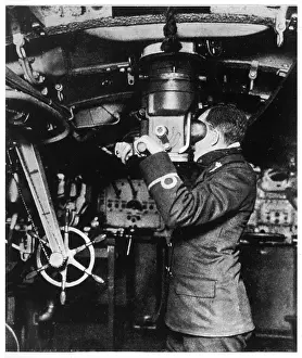 Weimar Archive: U-BOAT PERISCOPE IN USE