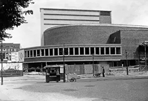 Palast: The UFA Palace in Berlin under construction, 1928