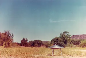 Metre: UFOS/NEW MEXICO / VILLA