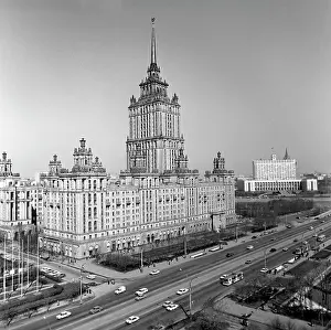 Kutuzovsky: Ukraina Hotel in Moscow, 1989