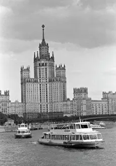 Smolenskaya: Ukraina Hotel in Moscow, 1990