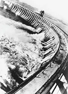 Dams: UKRAINE DNIEPER DAM