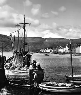 Moray: ULLAPOOL HARBOUR
