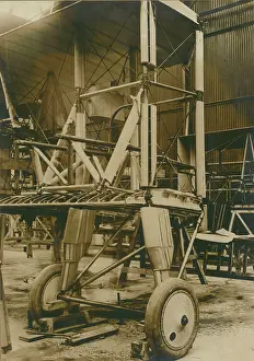 Undercarriage: Undercarriage and wing assembly of a Blackburn RT1 Kangaroo