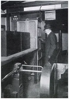 Ticket: Underground - Coping with Heavy Passenger Rushes 1924