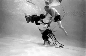 Escapologist: Underwater escapologist