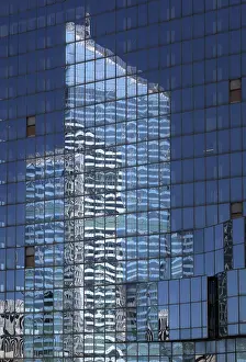 Entreprise: Undulating reflections of La Defense skyscrapers