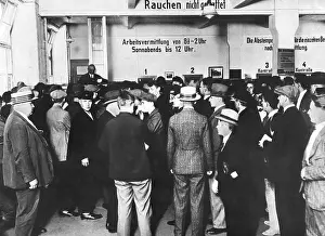Queues: Unemployed in an employment office