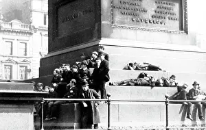 Wellingtons: Unemployed men, Wellington Column, Liverpool