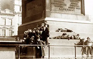 Wellingtons: Unemployed men, Wellington Column, Liverpool