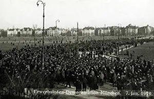 Theresienwiese: Unemployed people demonstrate in Munich, 1919