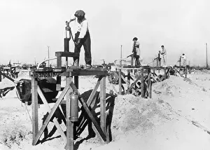 Exploitation: Unemployed in the petroleum production with home-made pumps