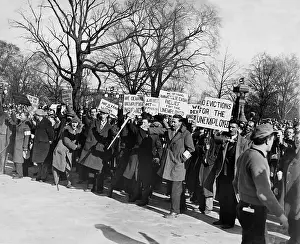 Insurance: Unemployment demonstration during the Great Depression in fr