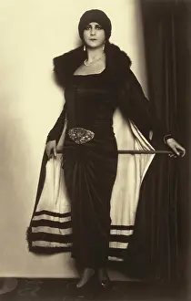 Kallmus: Unidentified lady