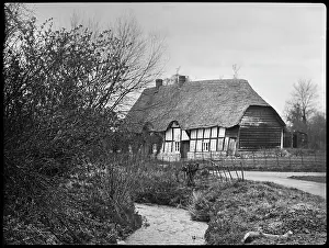 Eyebrow: Unidentified timber framed house in Childswickham